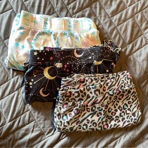 3 PAIRS of Secret Treasures pj shorts, L